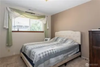 2nd bedroom