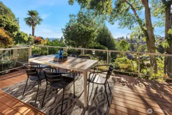 What a perfect place for entertaining!