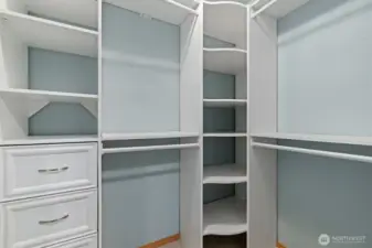 Great closet organizers.