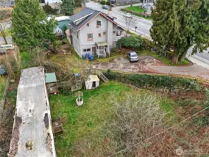 Manufactured Home + Side Yard