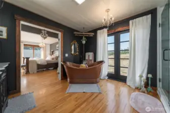 Luxurious copper soaking tub