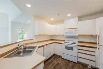 Spacious Kitchen. New Refrigerator just installed yesterday.