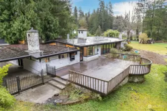 Large deck for entertaining, overlooking the creek