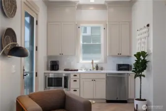 Kitchenette with fridge