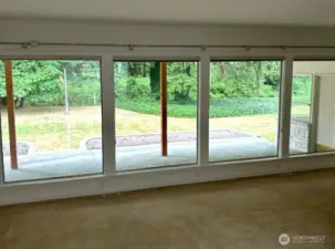 All needed glazing has been repaired/replaced in the home