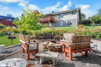 31,000 sqft Lot, With Lot's of Room