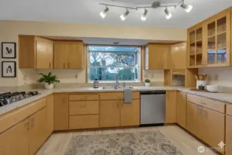 Loads of counterspace and beautiful cabinetry provides ample storage for all your kitchen needs.