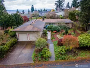 Don't miss this incredible opportunity to take over ownership of this remarkable home, close to shopping, restaurants and more.