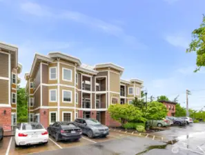Creekside Condominiums  located @ 1212 Fairhaven Parkway