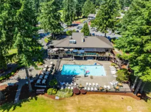 Island Lodge by Al Lago restaurant and swimming pool at the Club House.