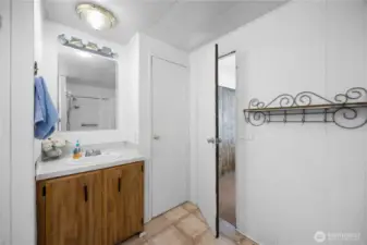 Primary with no fog mirror and tall counter