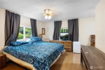 All appliances & hidden pantry