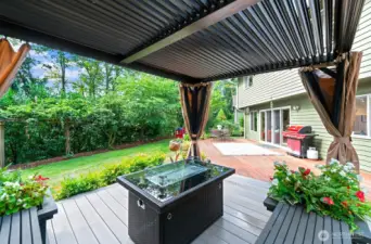 Gorgeous oversized yard  with covered deck area