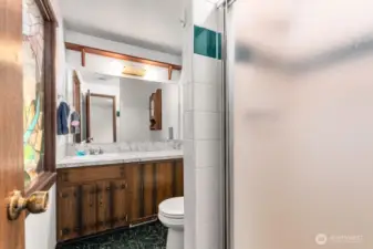 Primary's attached bathroom