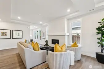 Pictures of a model and resemble the same layout