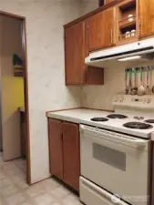 There will be more pictures of the kitchen-removing of belongings is still taking place and we are showing the stove and the entrance to the mudd room