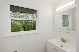Upstairs full bathroom