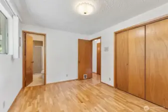 Primary bath/bedroom