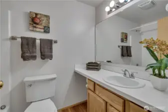 Full hall bathroom.