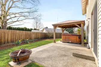hot tub/Gazebo