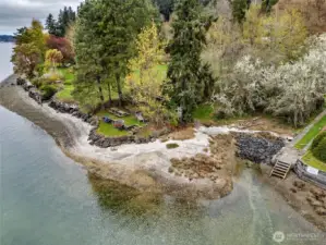 Private Fox Cove Beach access, oysters and clams