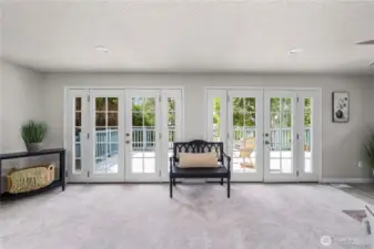 Bright and spacious living room