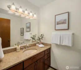 Second upstairs bathroom