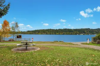 enjoy an easy stroll to Viewpoint park.