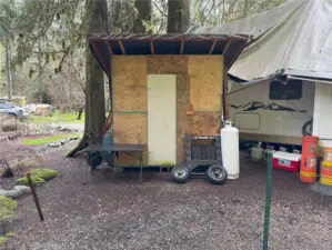Small storage shed