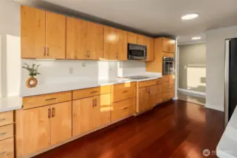 Updated Kitchen w Induction Stovetop