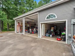 TWO 13ft bays! Plus one standard bay!
