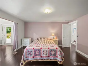 Main Floor Primary