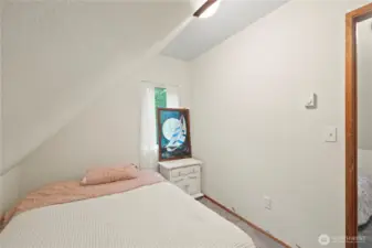 Jack and Jill bedroom upstairs