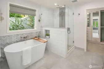 Spa-Inspired Bathtub & Shower