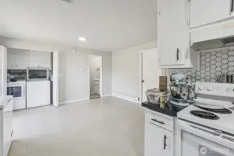 Unit B Kitchen & Dining Area
