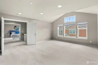 Upper Level Bonus Room