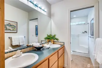 Full bath on upper level.