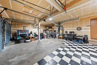 Another shot of the extra large 3 bay garage.