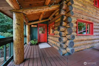 1 Bed + Loft | 1 Bath | 1,820 Sq Ft