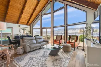 Oregon Mountains in the distance