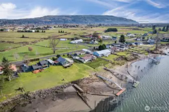 Puget Island behind home, this home sits on Island between Oregon and Washington.