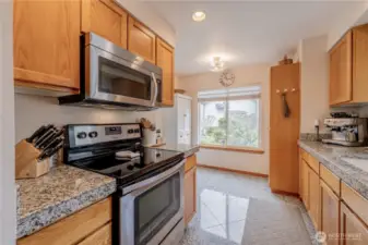 Electric range and built-in microwave