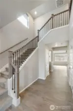 Automatic blinds keep stairwell cool