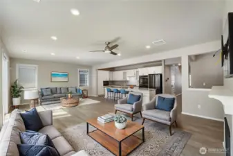 Virtually staging - look how much room!