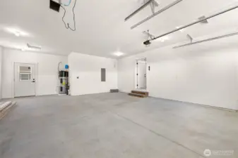 653 SF Garage
