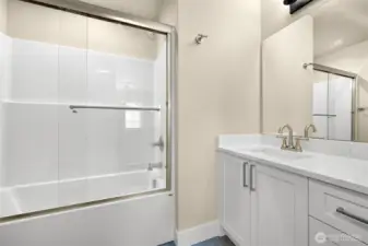 Secondary Bath Upstairs