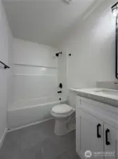 Bath in Master