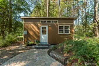 Cobblestoned pathway