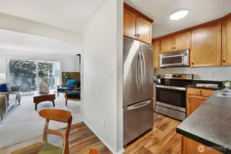 This layout is great for hosting holiday dinners and gatherings with the whole friend group.