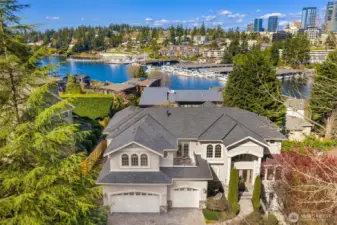 Meydenbauer — Bellevue’s most coveted address — combines stunning lake views, effortless walkability, and sophisticated living in one unbeatable package.